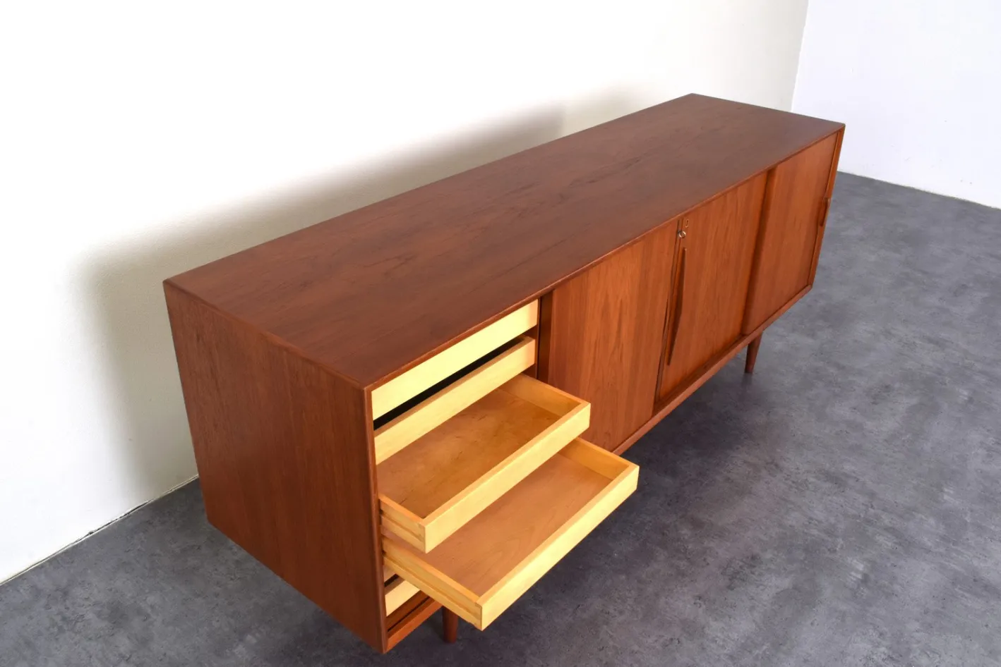 Dänisches Mid-Century Modern Teak Sideboard, 1960er