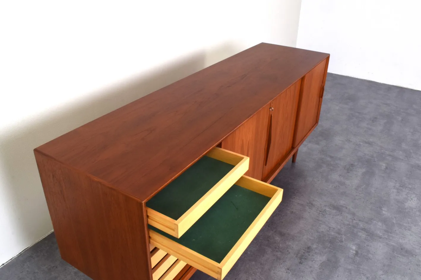 Dänisches Mid-Century Modern Teak Sideboard, 1960er