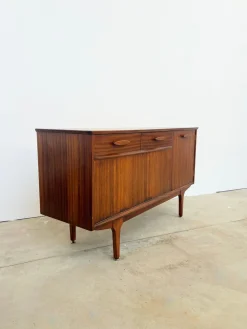 Dänisches Sideboard aus Teak von Jentique, England, 1950er
