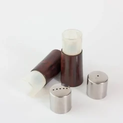 Dänische Vintage Salz- & Pfefferstreuer aus Holz & Chrom, 1960er, 2er Set