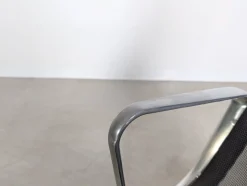 EA 115 Stuhl von Charles & Ray Eames für Vitra