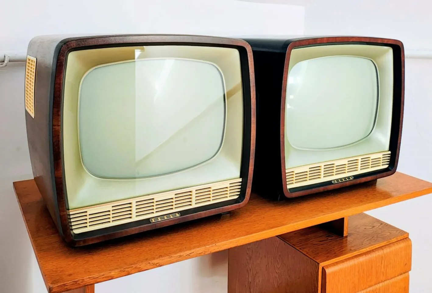 Fernseher von TESLA, Tschechoslowakei, 1960er, 2er Set