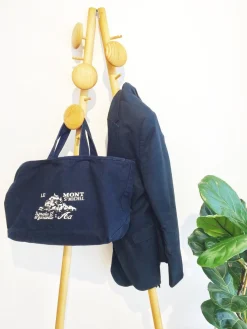 Garderobe von Studio Ventotto für Adentro, 2018