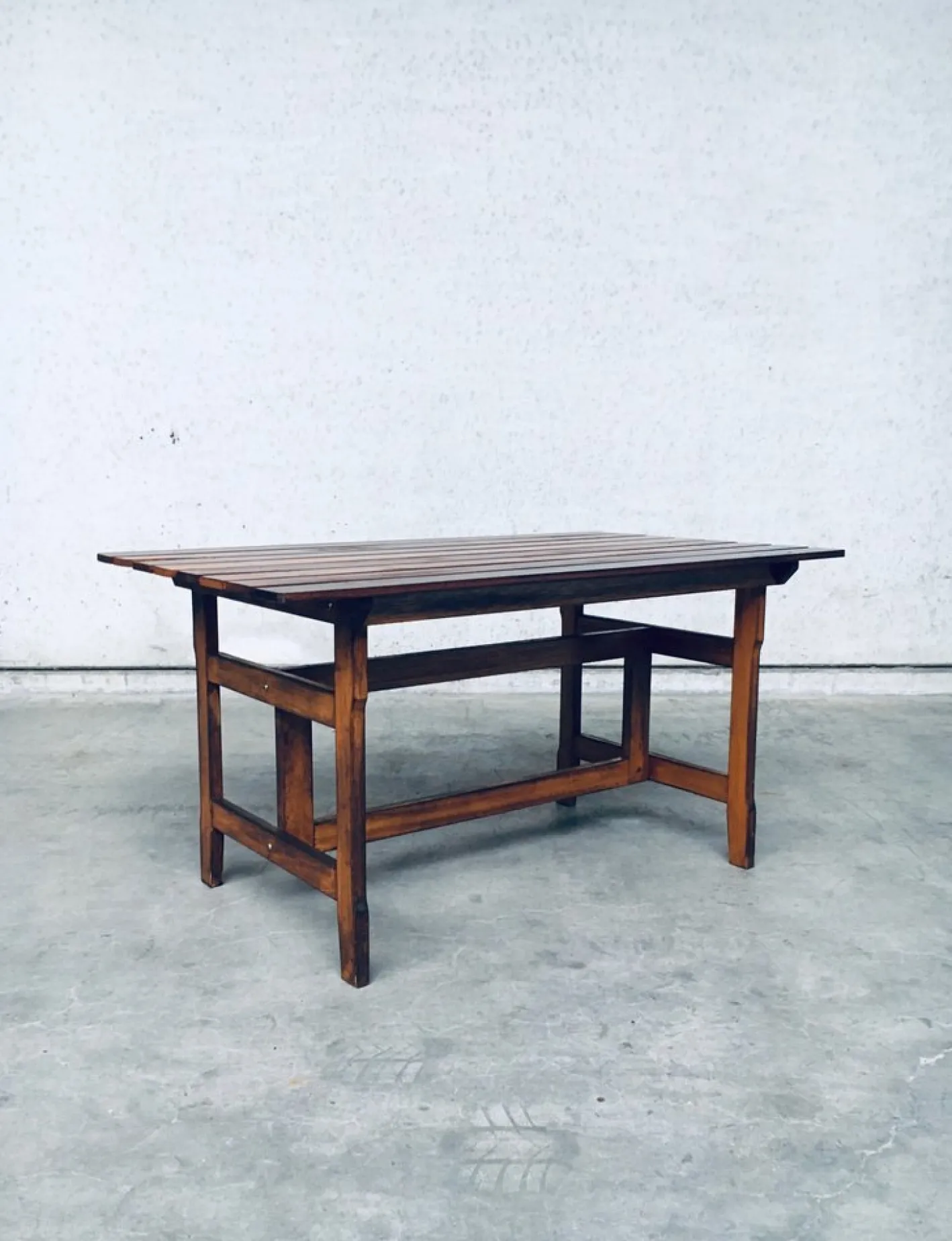 Gartentisch aus patiniertem Holz, 1970er