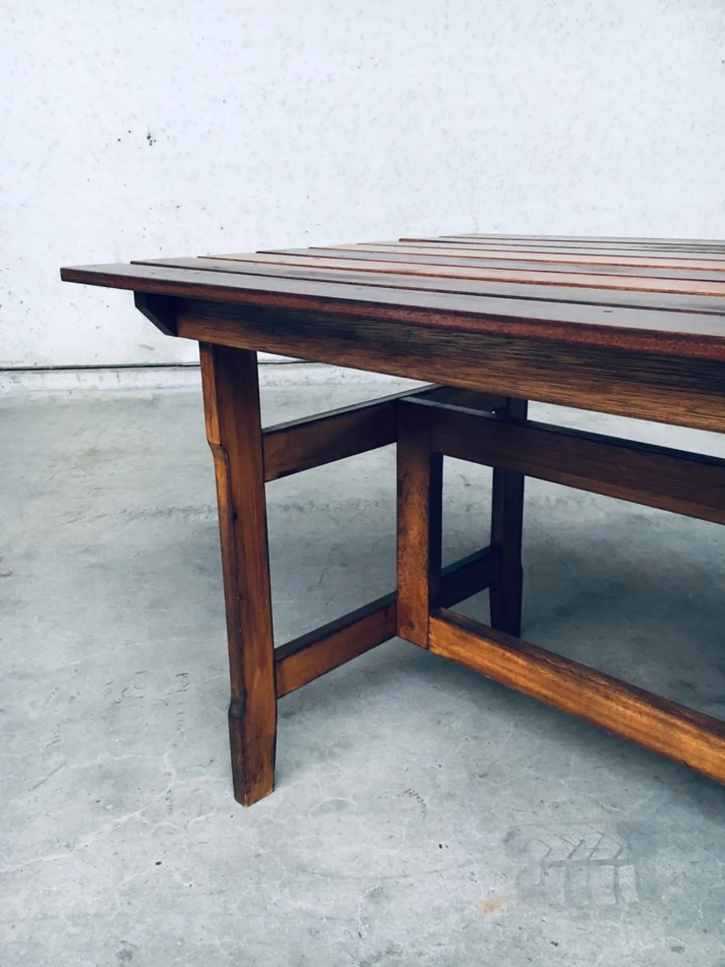 Gartentisch aus patiniertem Holz, 1970er