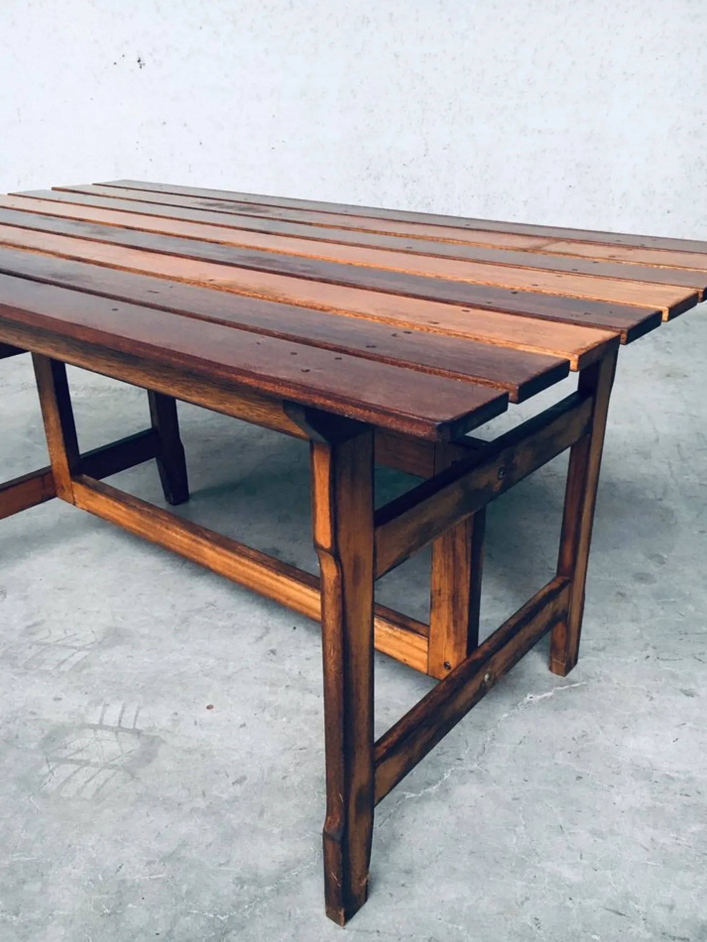 Gartentisch aus patiniertem Holz, 1970er