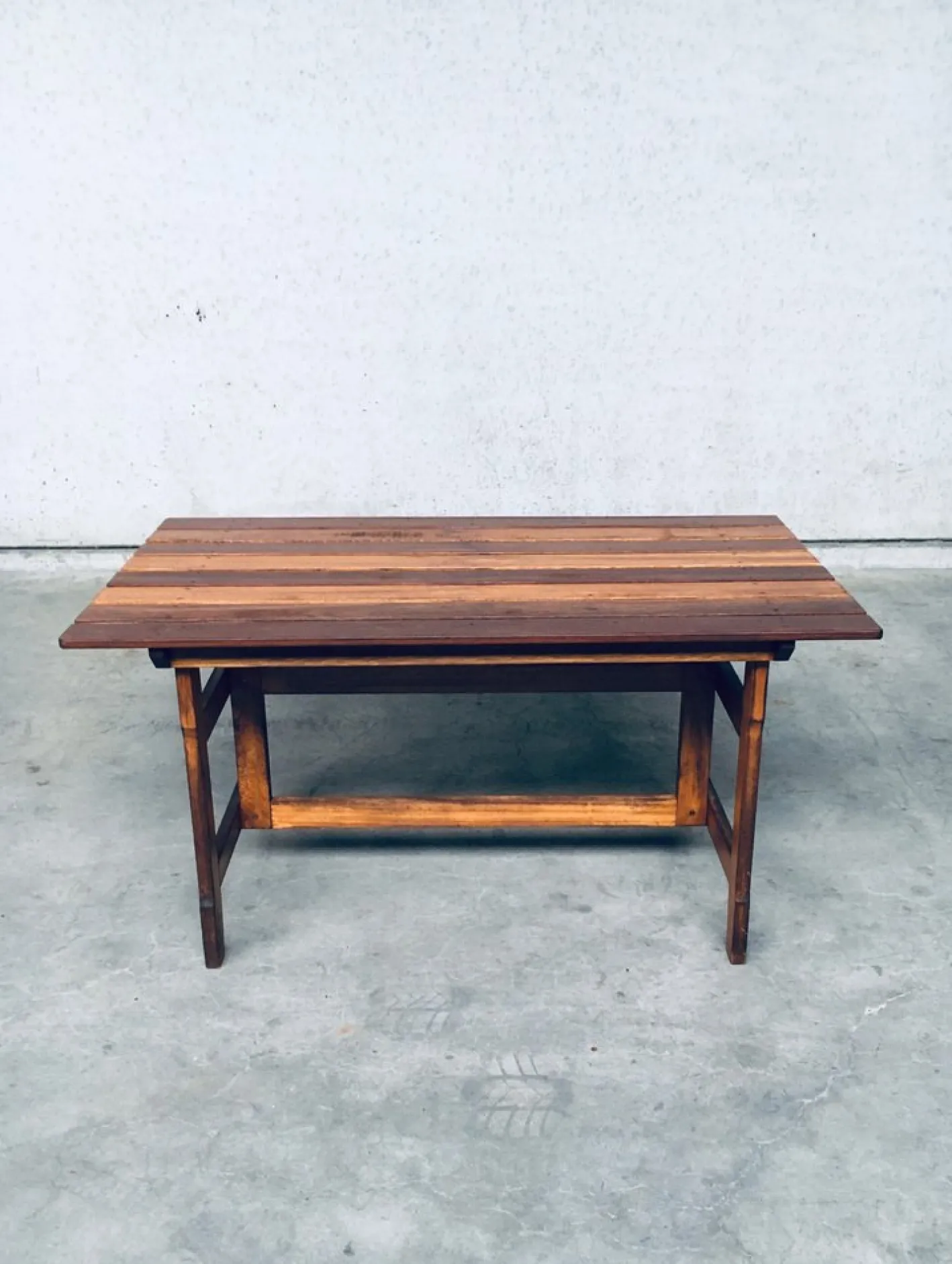 Gartentisch aus patiniertem Holz, 1970er