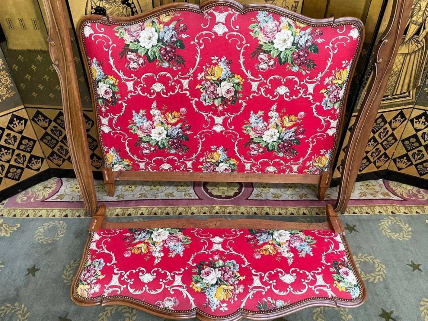 Gepolstertes Louis XV Bett