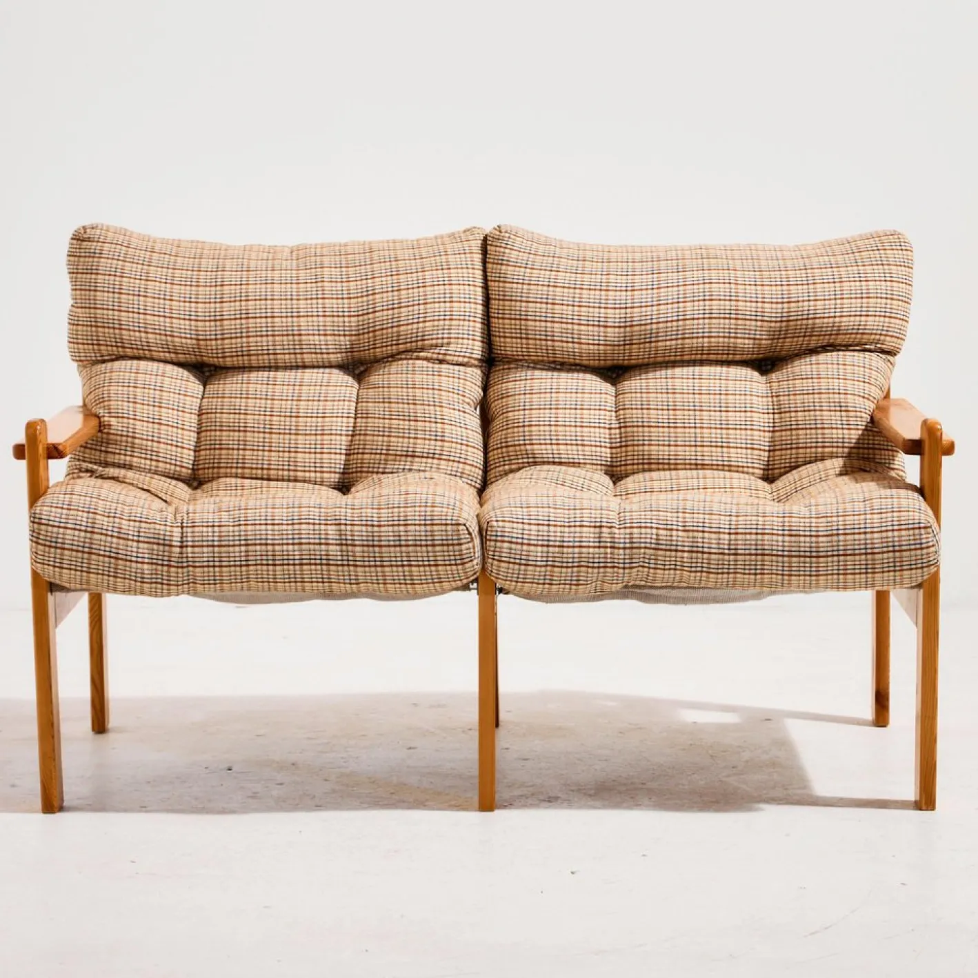 Gepolstertes Sofa mit Stühlen, 3er Set