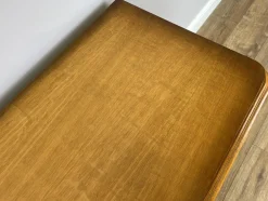 Geschnitzter französischer Vintage Louis Schrank