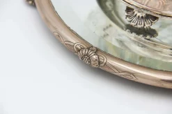 Glaspflanzer mit Silberstruktur und Spiegelsockel