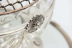 Glaspflanzer mit Silberstruktur und Spiegelsockel