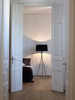 Grüne Tripode G5 Stehlampe von Santa & Cole