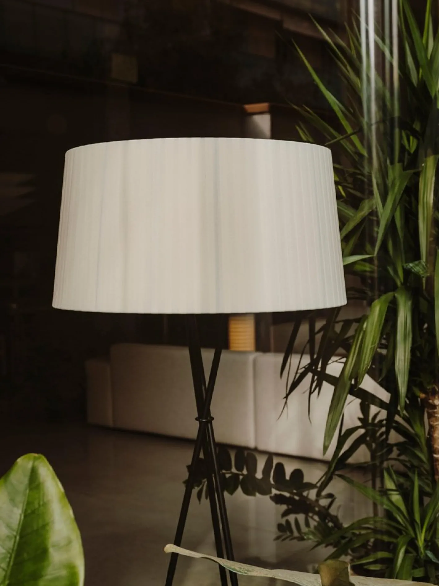 Grüne Tripode G5 Stehlampe von Santa & Cole
