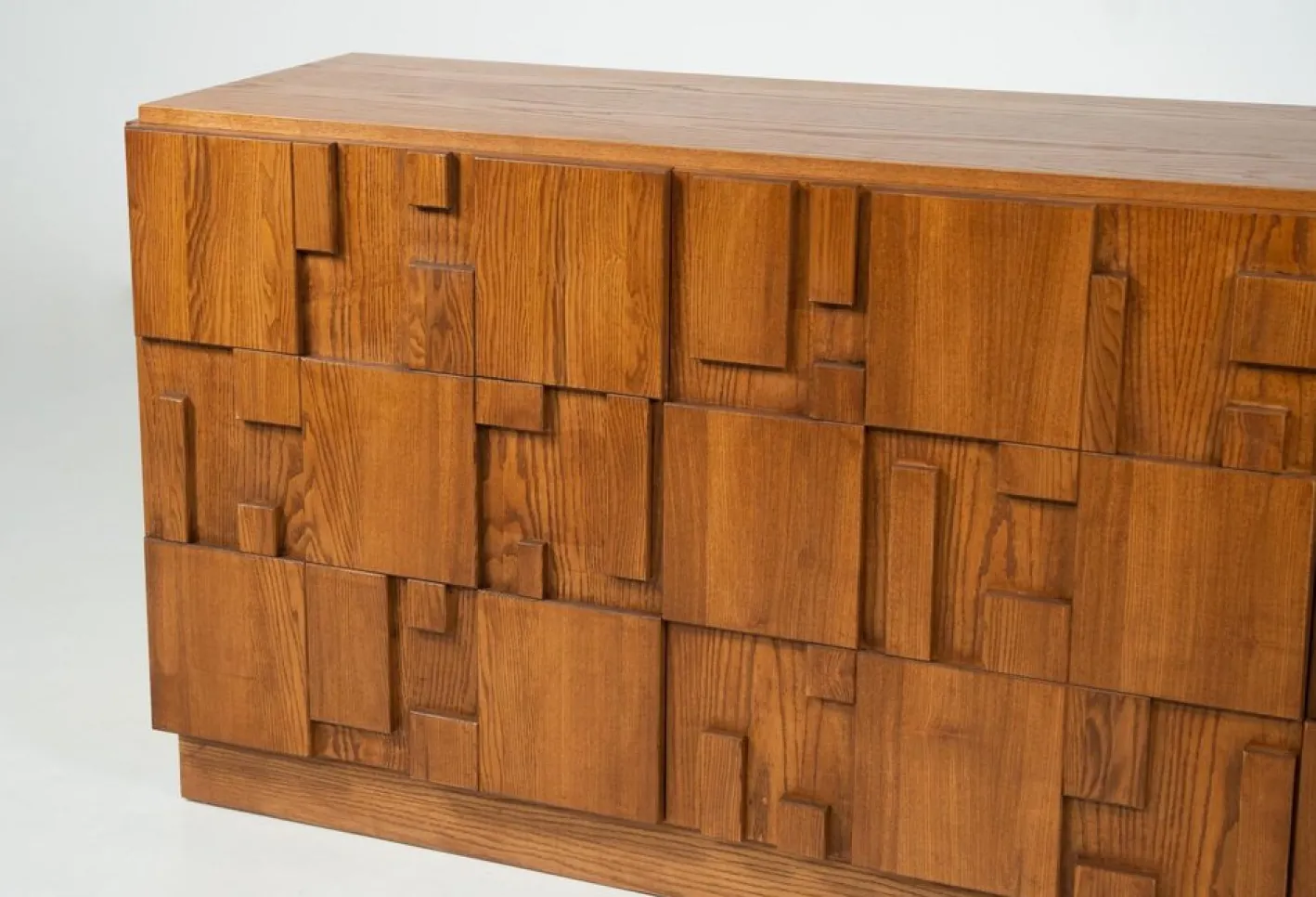 Großes brutalistisches italienisches Sideboard