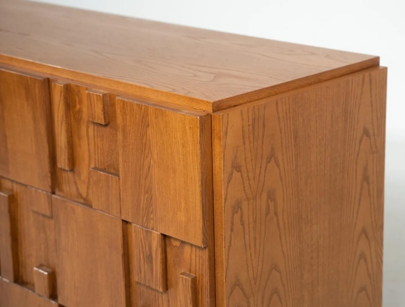 Großes brutalistisches italienisches Sideboard
