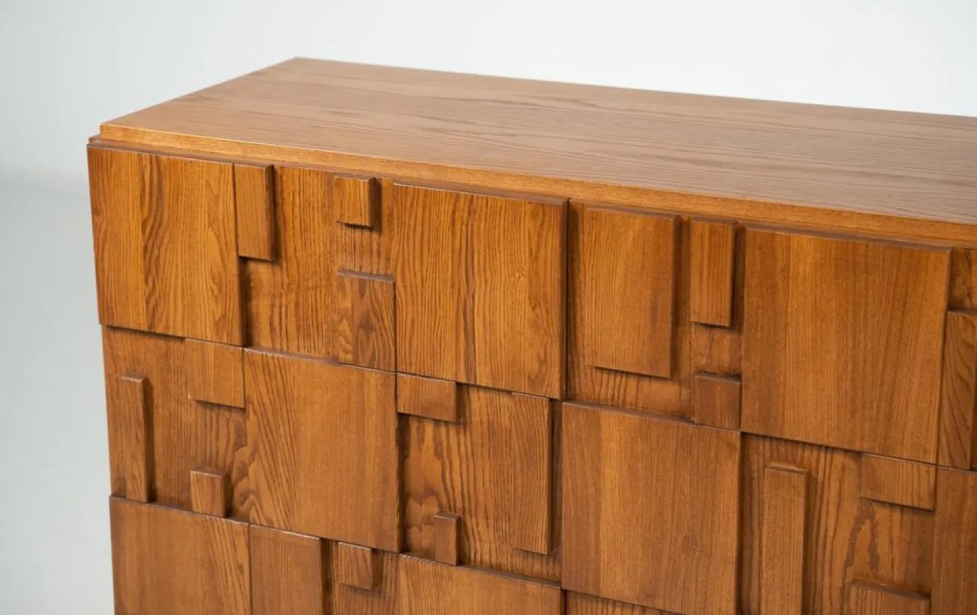 Großes brutalistisches italienisches Sideboard