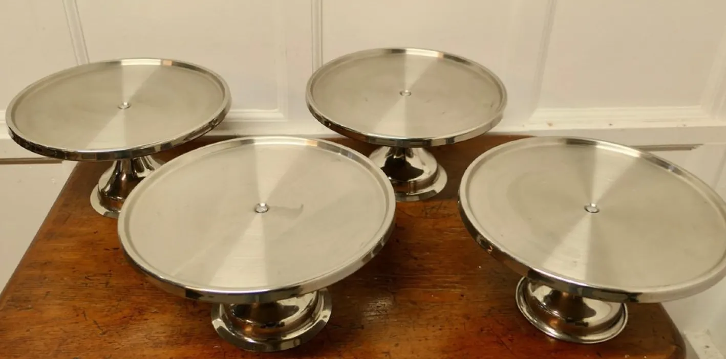 Großes Geschirr aus Edelstahl, 1960, 4 . Set