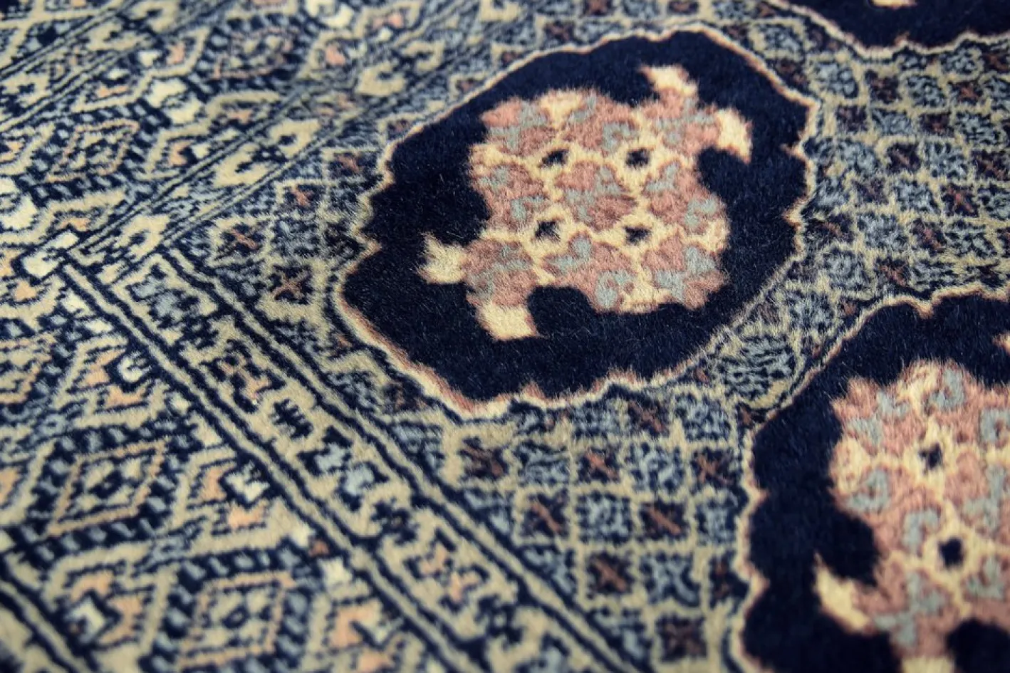 Handgewebter blauer Buchara Teppich von Ikea, 1960er