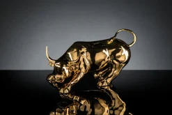 Italienische Goldfarbene Wall Street Stier Skulptur aus Italien von VGnewtrend