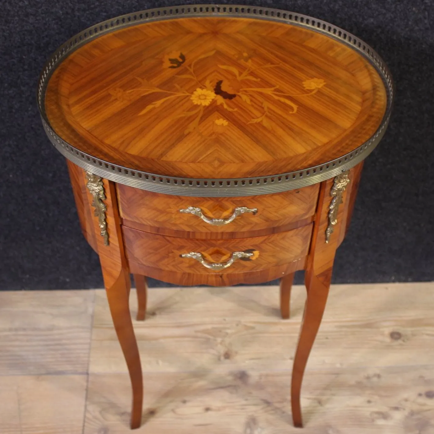 20. Jh. Französische Ovale Nachttische, 1950er, 2er Set