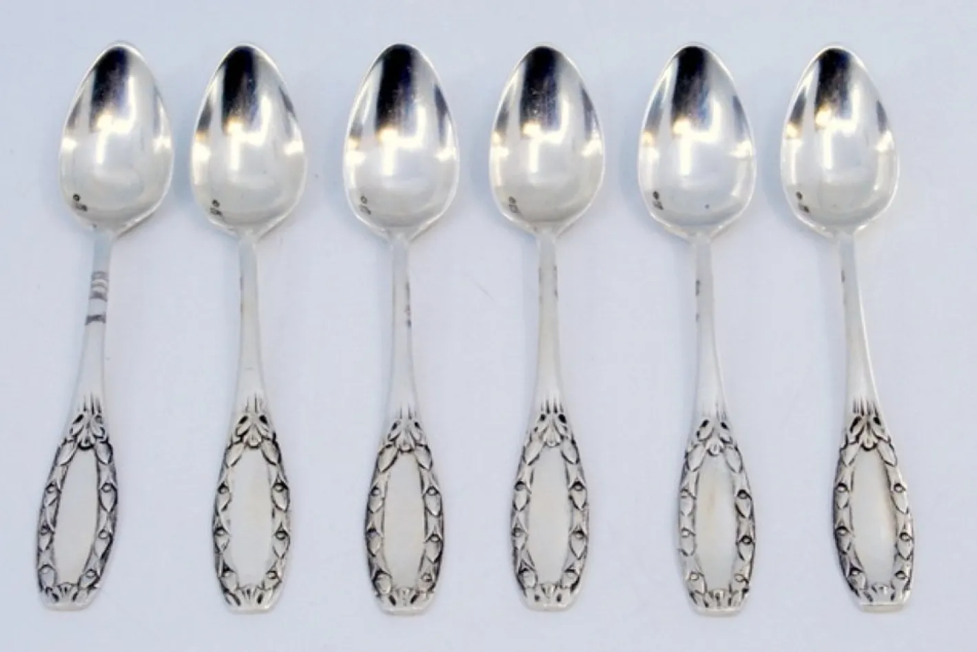 Kaffeelöffel aus Silber mit gehobenen Griffen, 6er Set