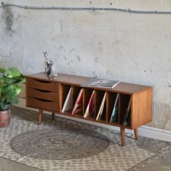 Klassisches Vinyl Sideboard von Pastform
