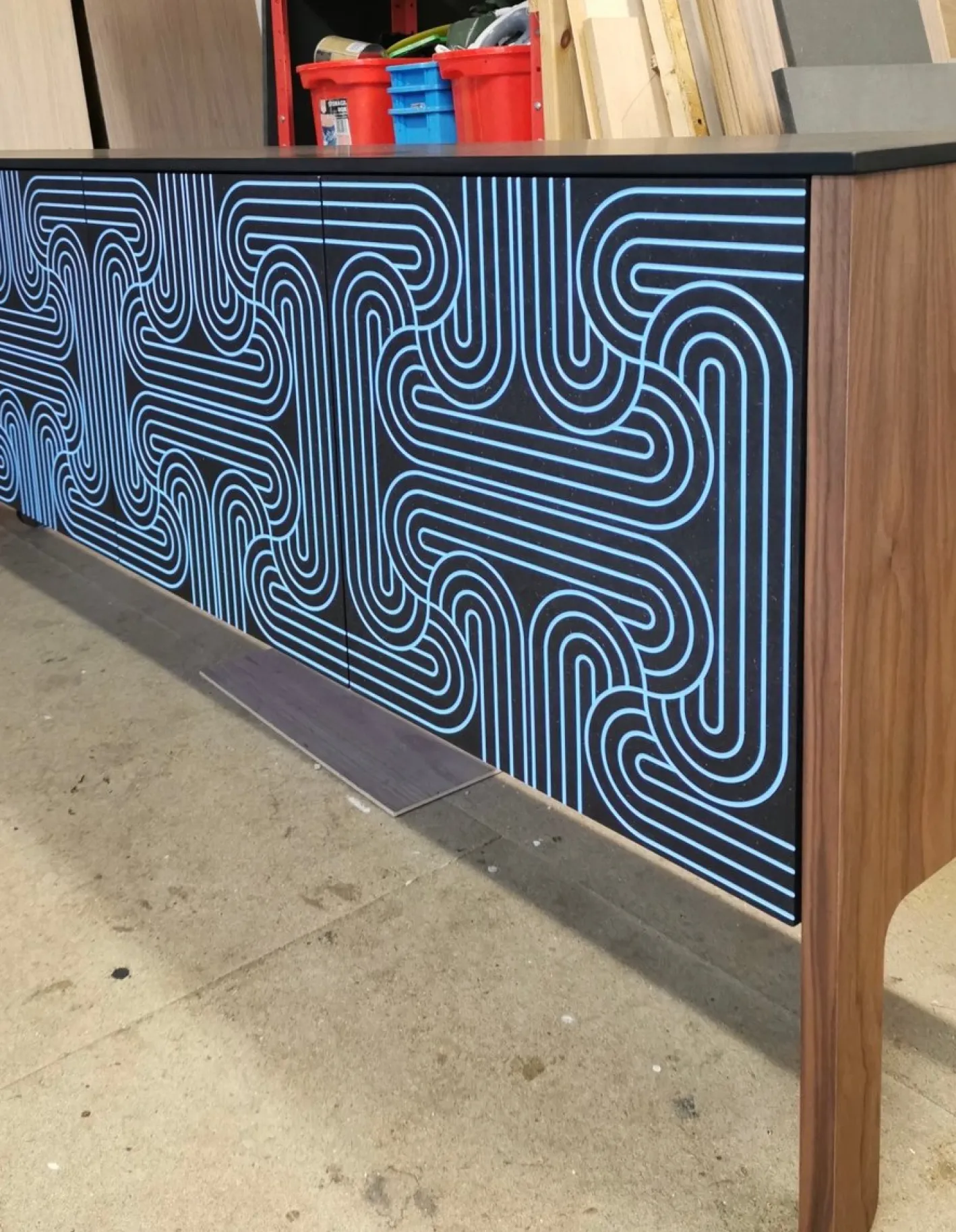 Loop Sideboard in Schwarz und Dunkelblau von Coucou Manou