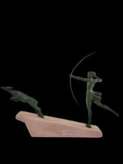 Marcel Bouraine / Demarco, Art Deco Hunting Atlanta oder Diana Figur mit Antilope, 1920er, Metall auf Steinsockel