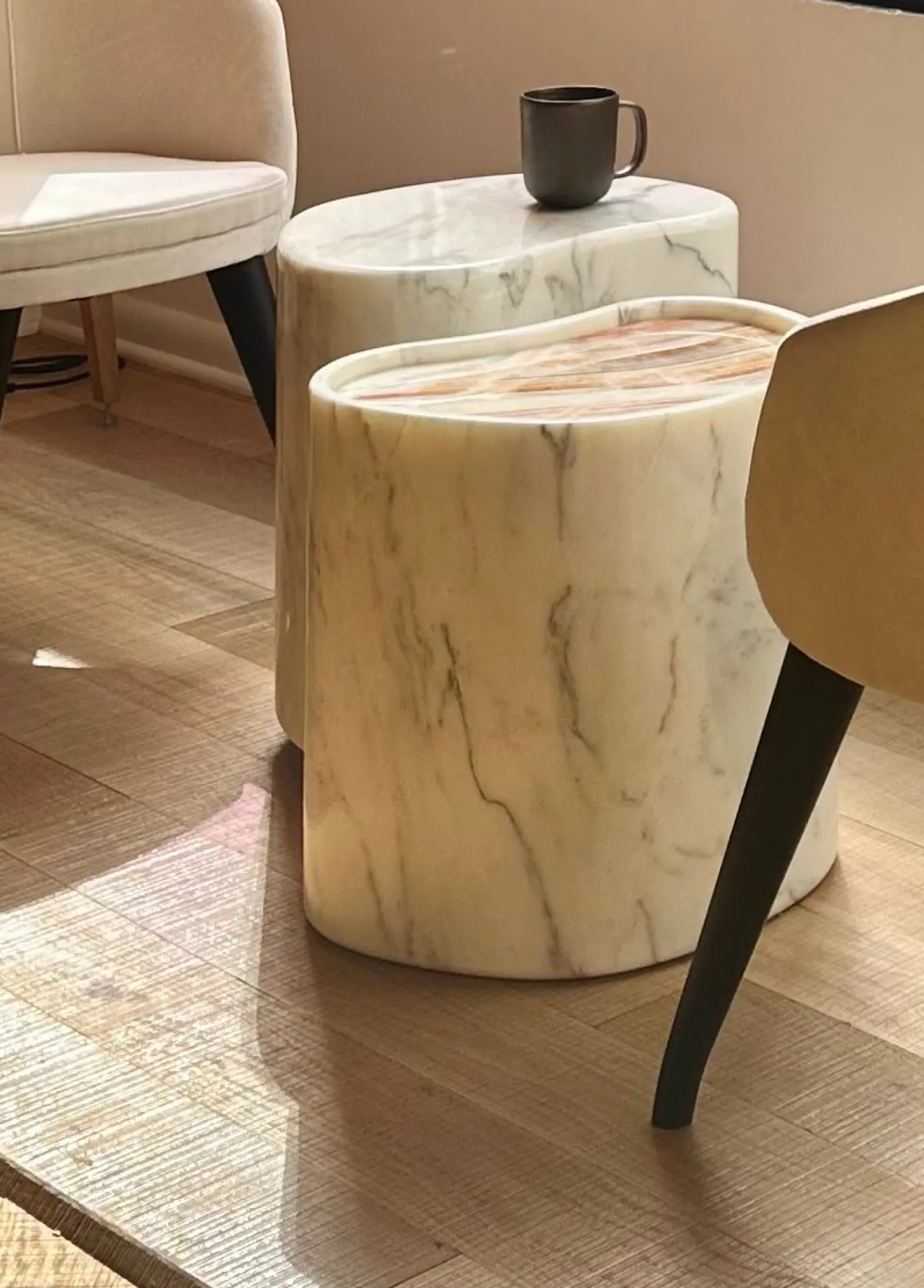 Marmor Hocker von Angela Stiuso