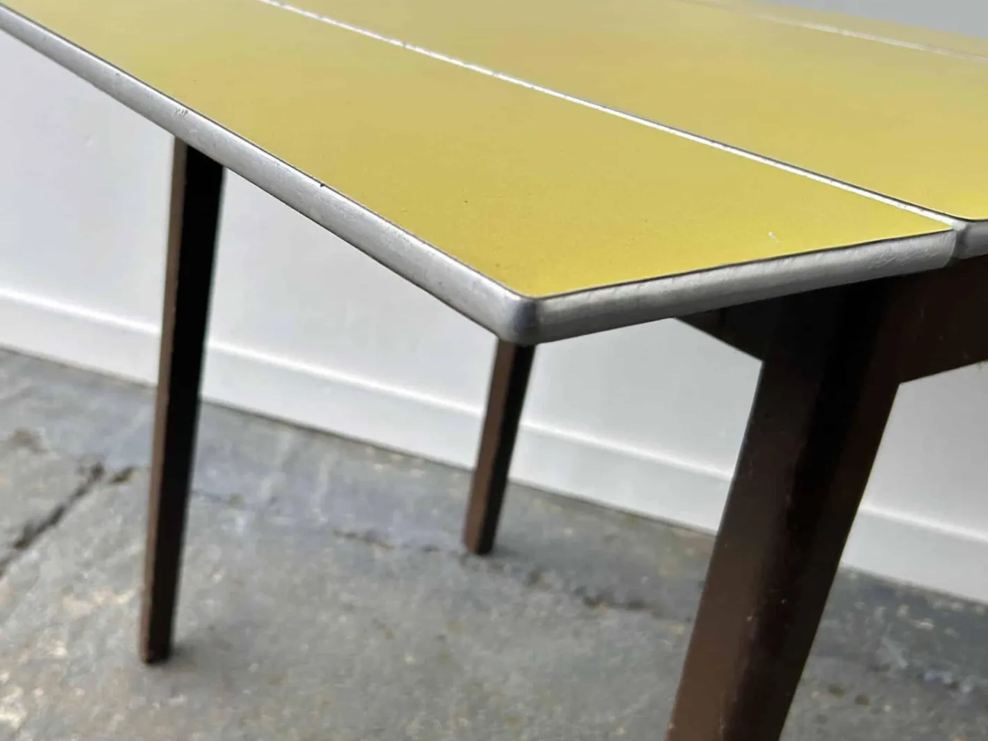 Mid-Century Formica Drop-Leaf-Esstisch