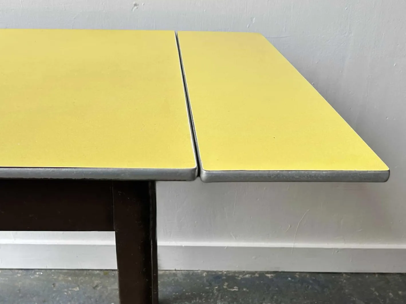 Mid-Century Formica Drop-Leaf-Esstisch