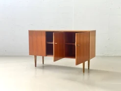 Mid-Century Modern Sideboard aus Nussholz von Späth, 1960er