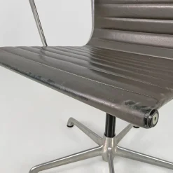 Moderner italienischer Leder Bürostuhl von Charles & Ray Eames für ICF, 1970er