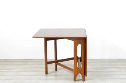 Moderner Mid-Century Esstisch aus Teak, 1960er