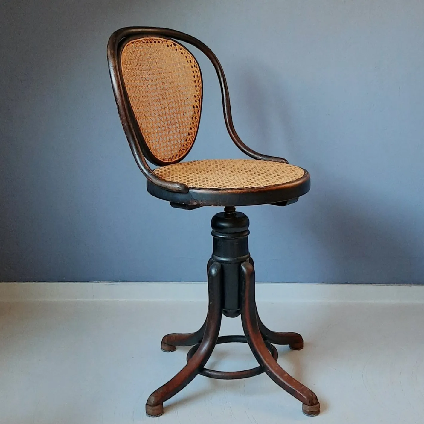 Nr. 5101 Drehhocker von Thonet, 1900er