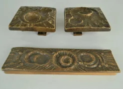 Push Pull Türgriffe und Briefkasten mit Kraterrelief, 1970er, 4 . Set