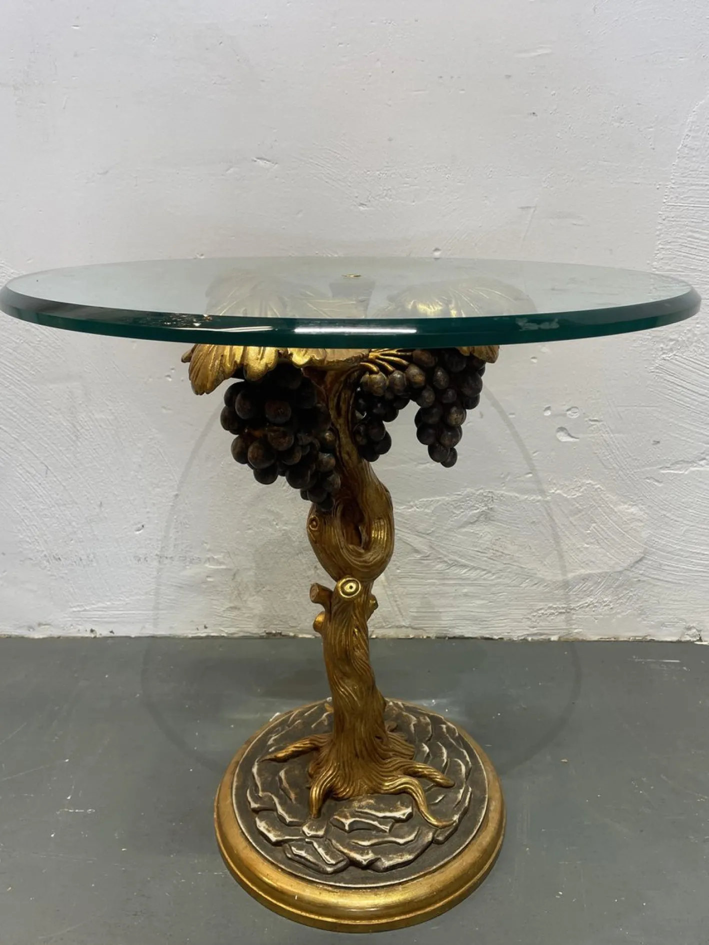 Runder venezianischer Hollywood Regency Beistelltisch, 1960er