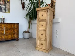 Rustikale Kommode aus Fichtenholz