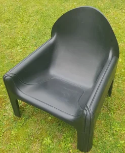 Schwarzer Plastikstuhl von Gae Aulenti für Kartell, 1970er