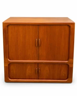 Sideboard aus Teak von Dyrlund, Dänemark, 1970er
