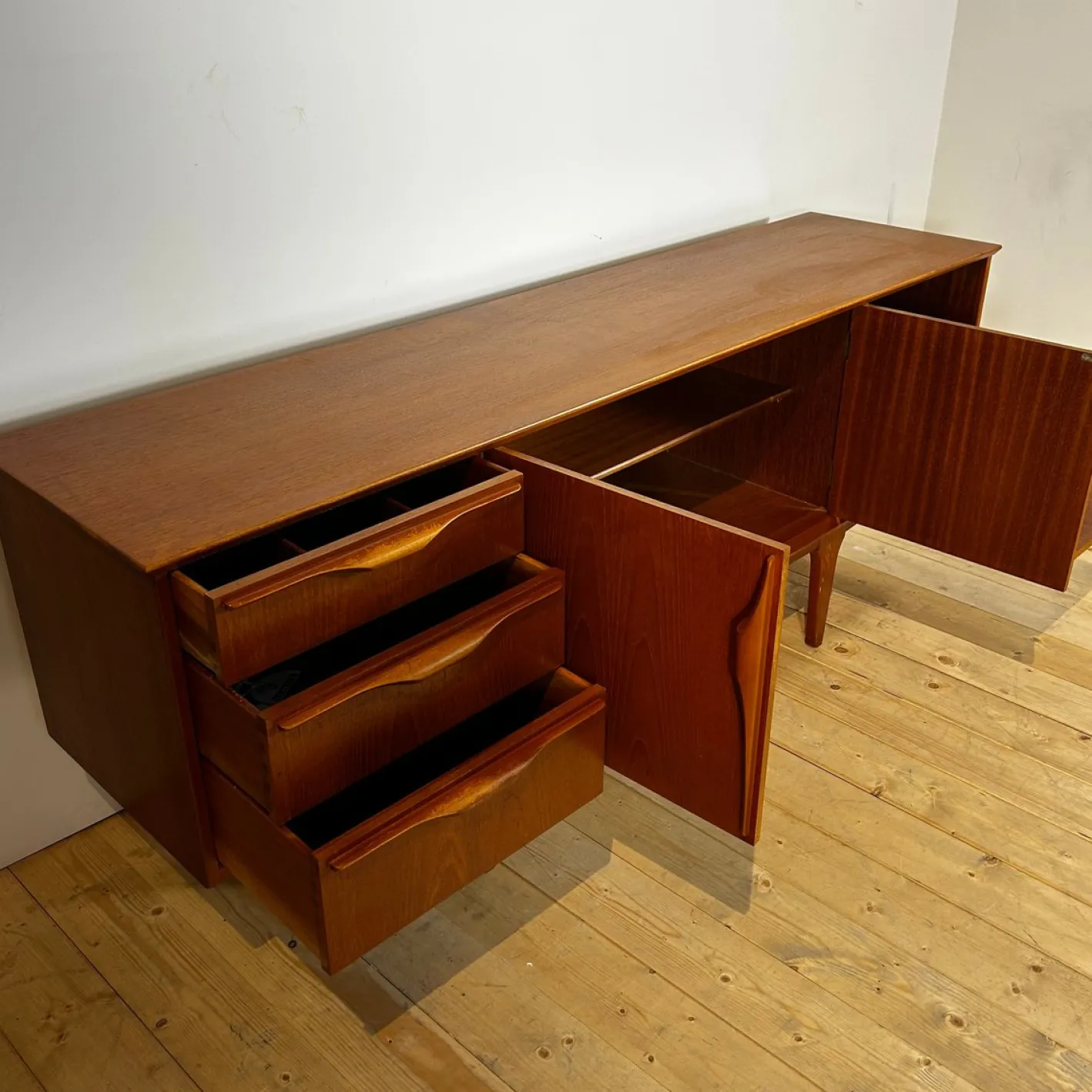 Sideboard aus Teak von Jentique, 1960er