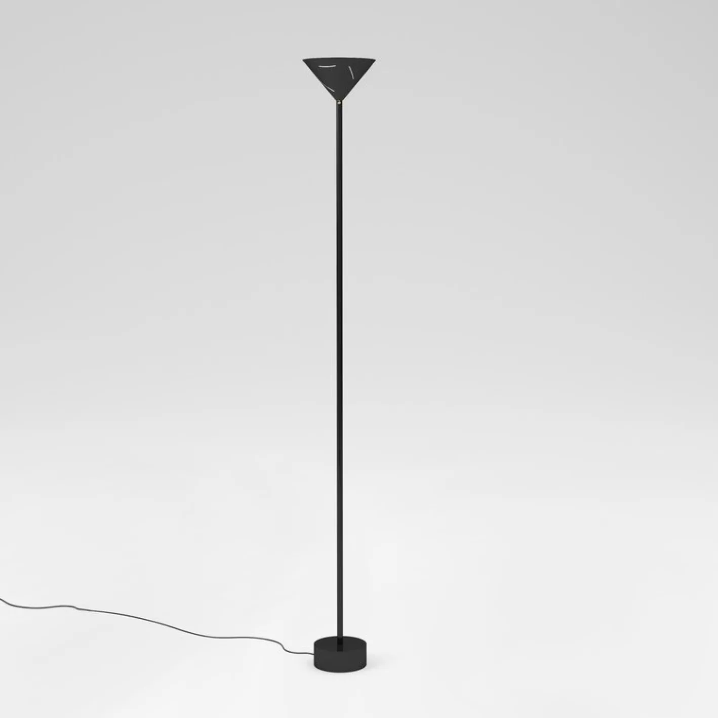 Silberne Stehlampe von Atelier Areti