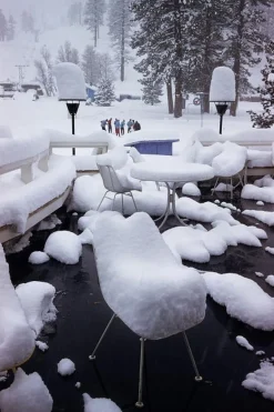 Slim Aarons, Squaw Valley Snow, Estate gestempelt Fotodruck
