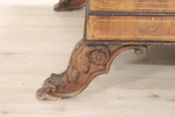 Sofa aus geschnitztem Nussholz, 19. Jh.