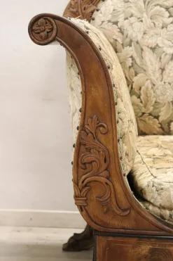 Sofa aus geschnitztem Nussholz, 19. Jh.