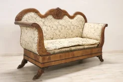 Sofa aus geschnitztem Nussholz, 19. Jh.