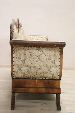 Sofa aus geschnitztem Nussholz, 19. Jh.