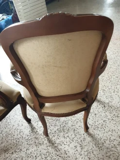 Sofa und zwei Sessel mit besticktem Nussholzrahmen, 3er Set