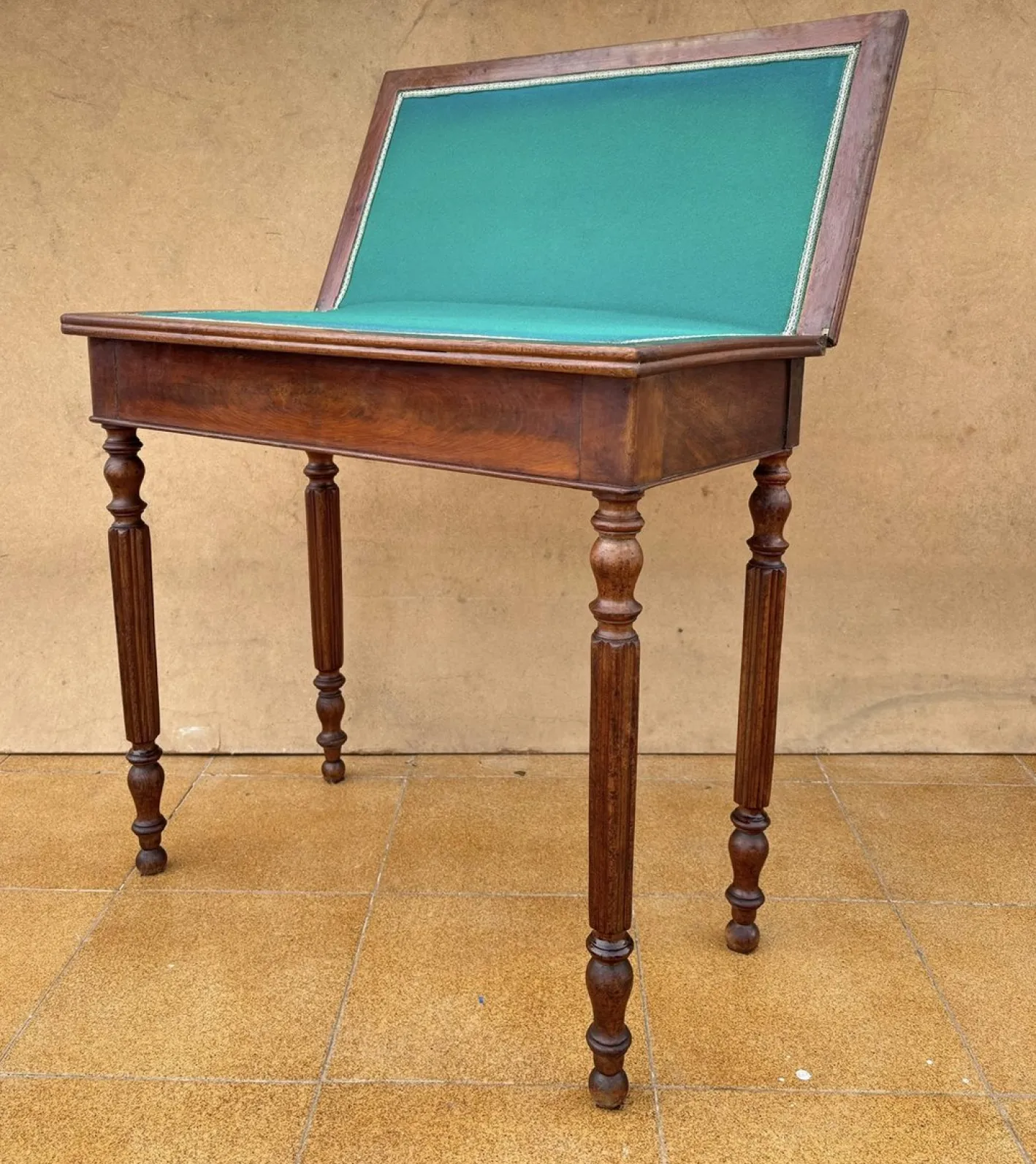 Spieltisch aus Eiche mit grüner Filzplatte, 1920er